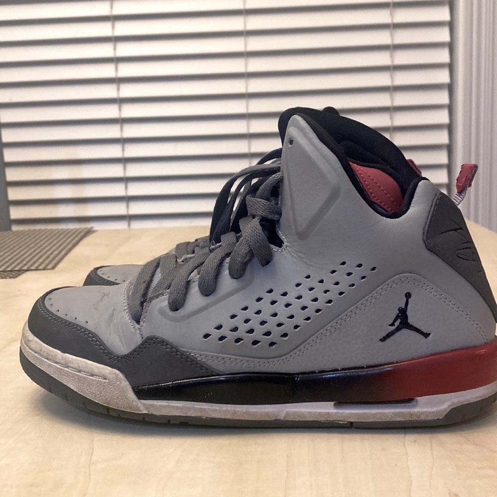 Grey and Red Boys Size 6 Jordan Flights